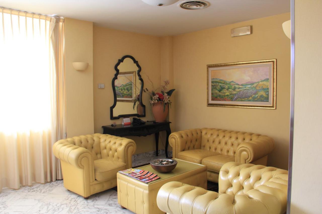 Citta' Dei Papi Hotel อานาญี ภายนอก รูปภาพ