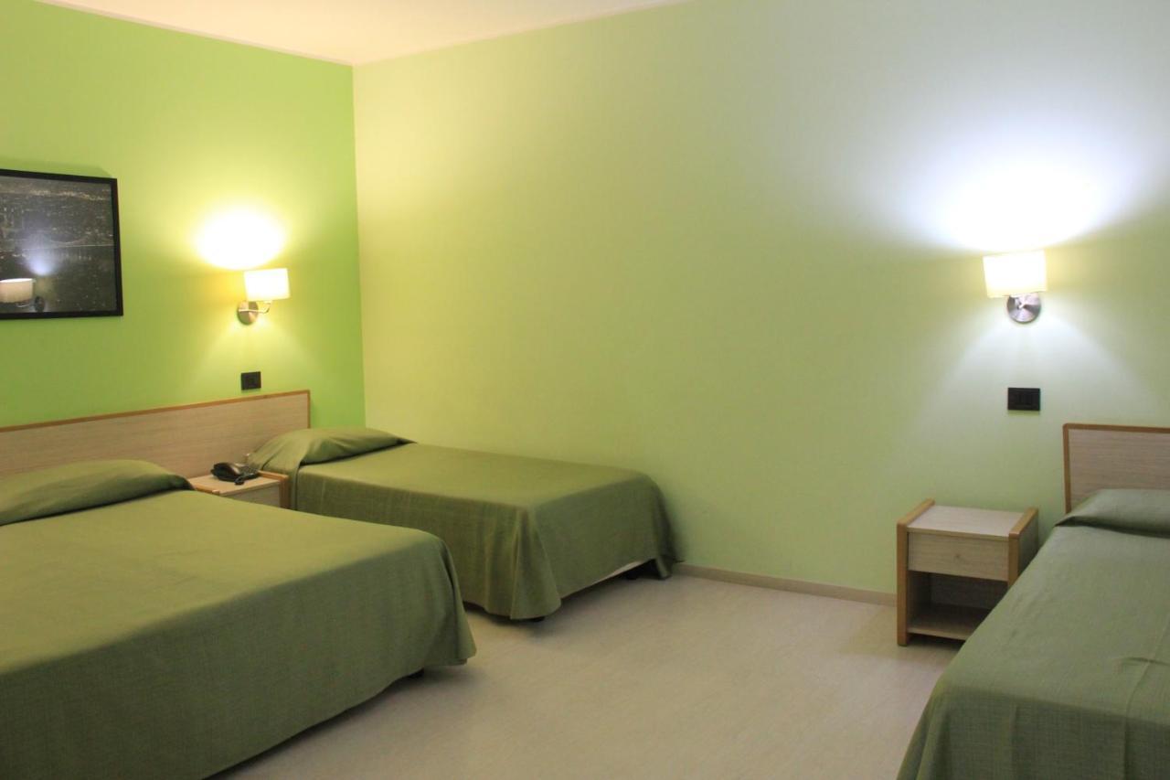 Citta' Dei Papi Hotel อานาญี ภายนอก รูปภาพ